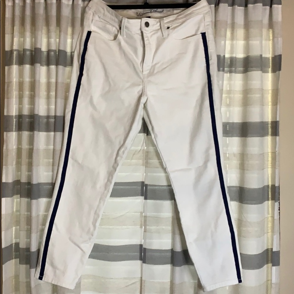 Blue stripped capris🌟( Highest rude skinny crop )